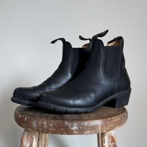 Blundstone Black Leather Women’s Chelsea Boots Series #1671, Size 9